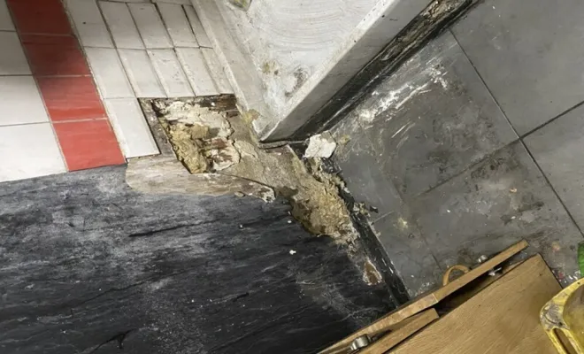 Rénovation d'une salle de bain professionnelle dans un garage à Marseille, Marseille, DH Solution 13